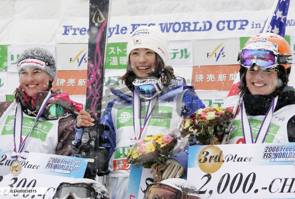 Uemura wins moguls titles at World Cup meet