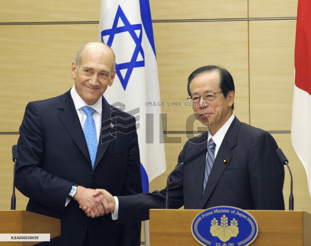 Israeli Prime Minister Olmert meets with Fukuda