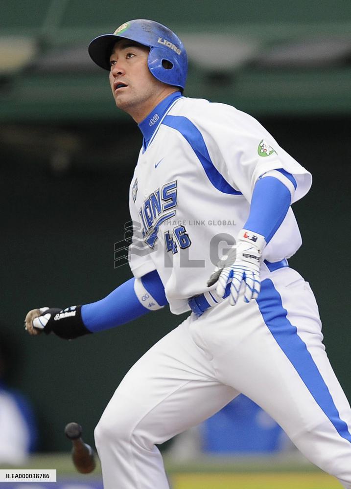 Lions' 'G.G.' Sato hits 2-run homer off Giants' Uehara