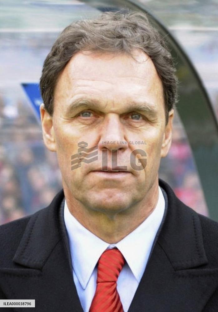 Asian club champions Urawa fire manager Osieck