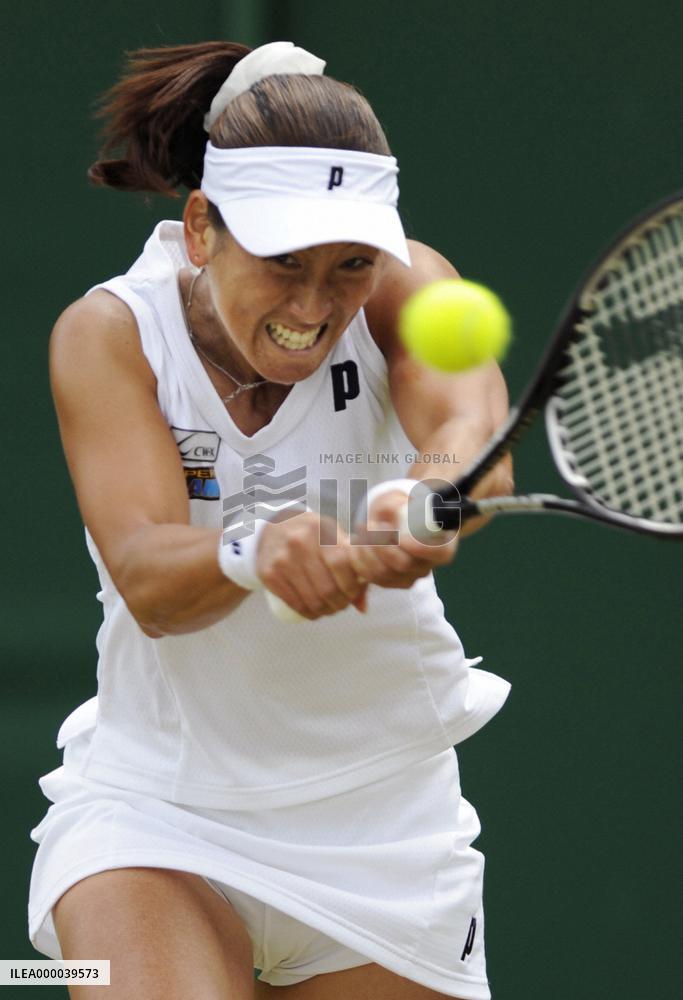 Ai Sugiyama advances to Wimbledon 2nd round