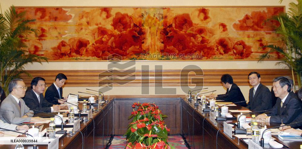 Japan, China agree to boost cooperation in food poisoning probe