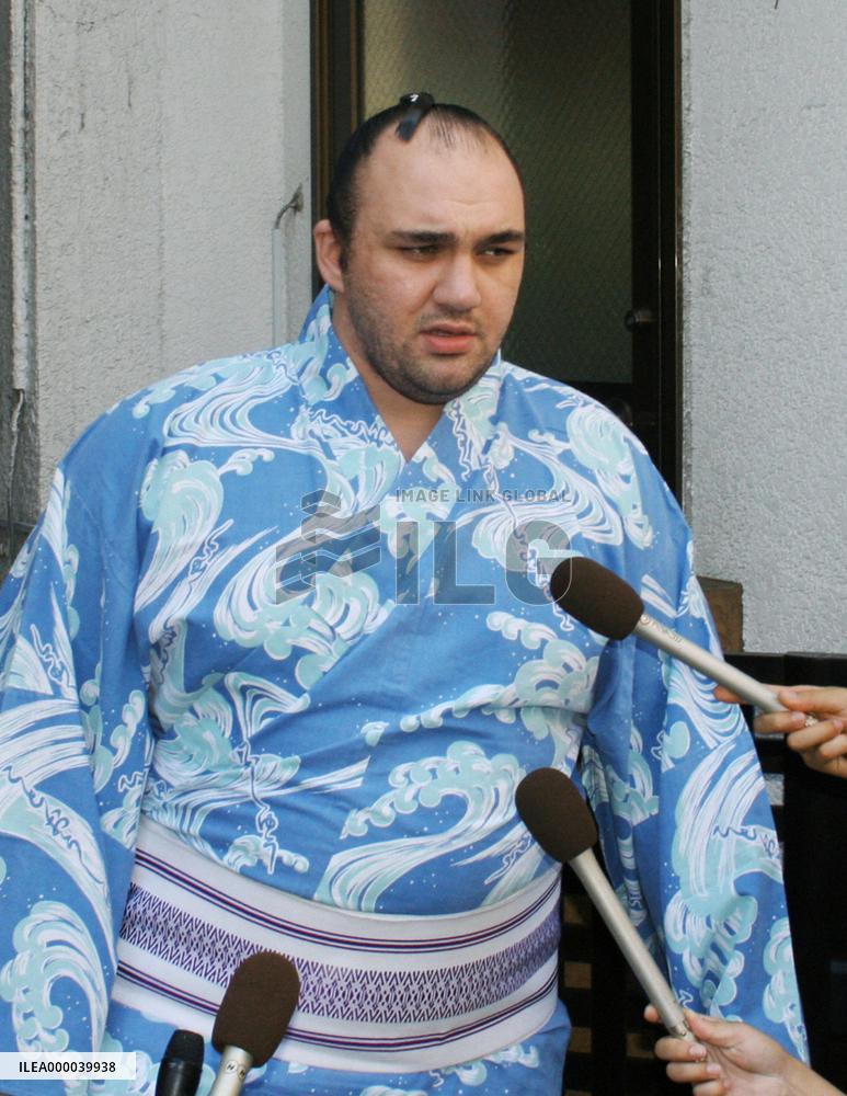 Sumo stables searched after sumo wrestlers fail marijuana tests