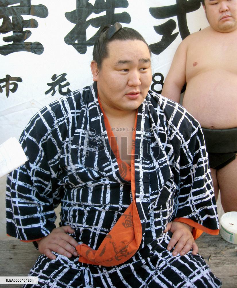 Asashoryu targets comeback at New Year basho