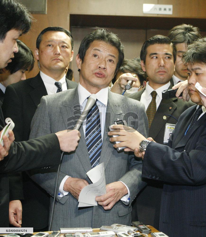 Nakagawa under fire for sloppy behavior at G-7