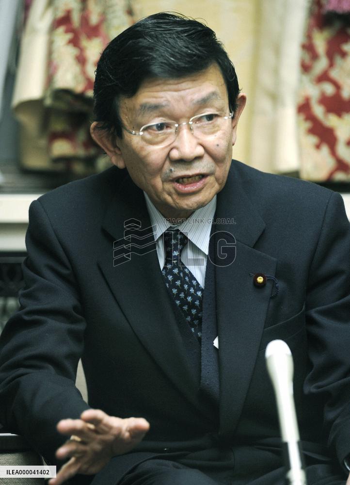 Yosano dismisses speculation he might succeed Aso