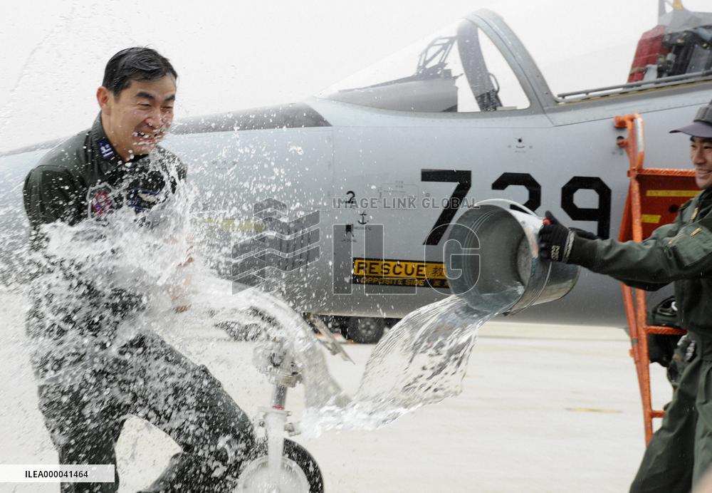 Astronaut-to-be flies last flight as ASDF pilot