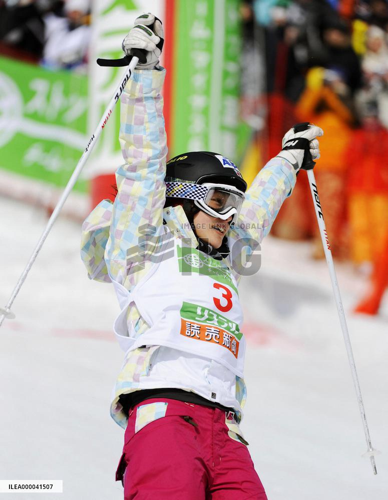 Uemura claims 1st title at freestyle world championships