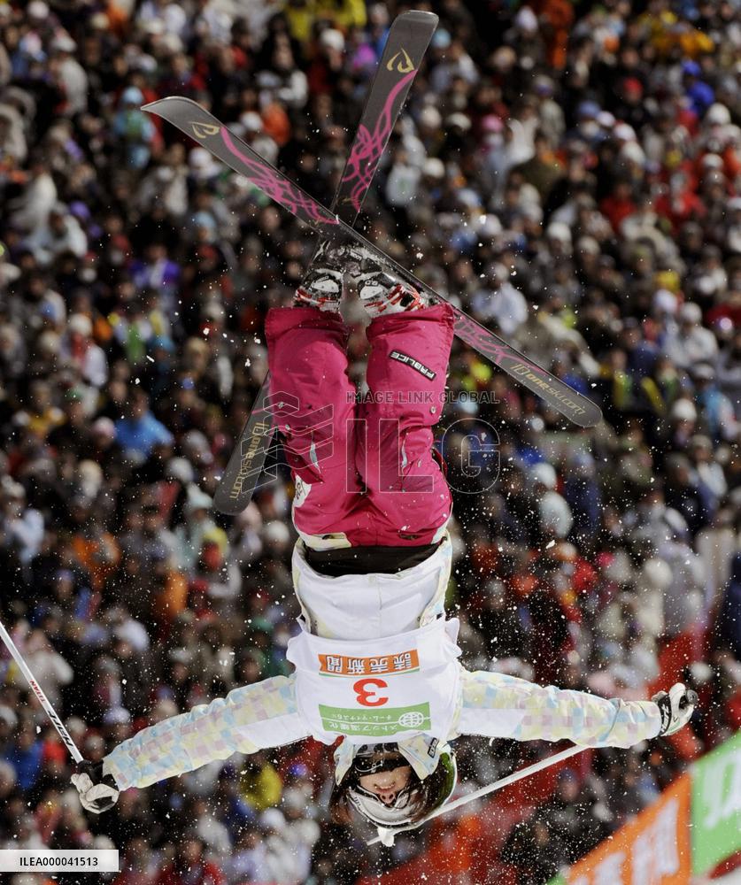 Uemura claims 1st title at freestyle world championships