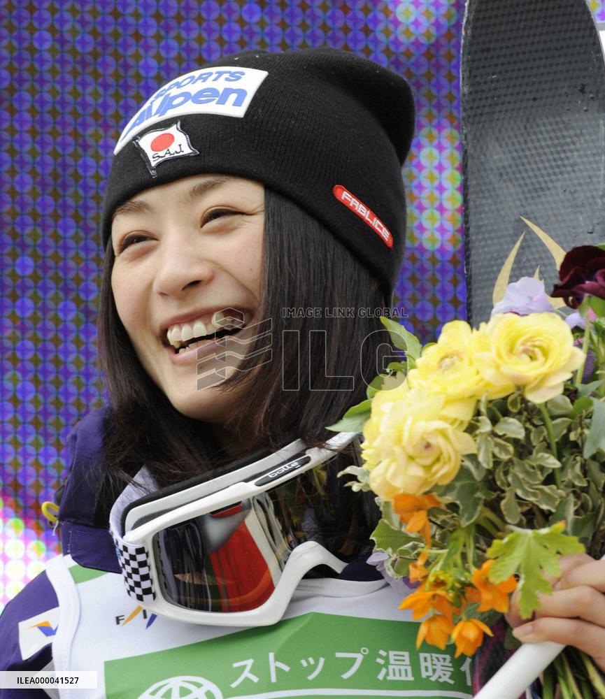 Uemura wins women's dual moguls final at world championships