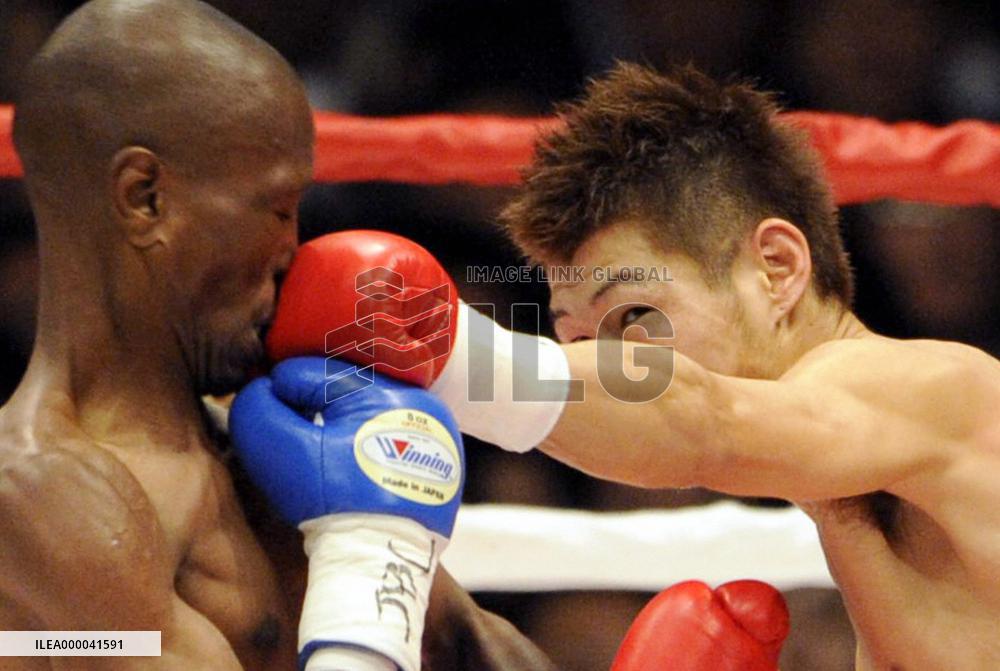 WBC champ Hasegawa defends 8th title with KO of Malinga