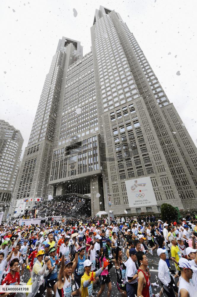 35,000 runners take part in 2009 Tokyo Marathon