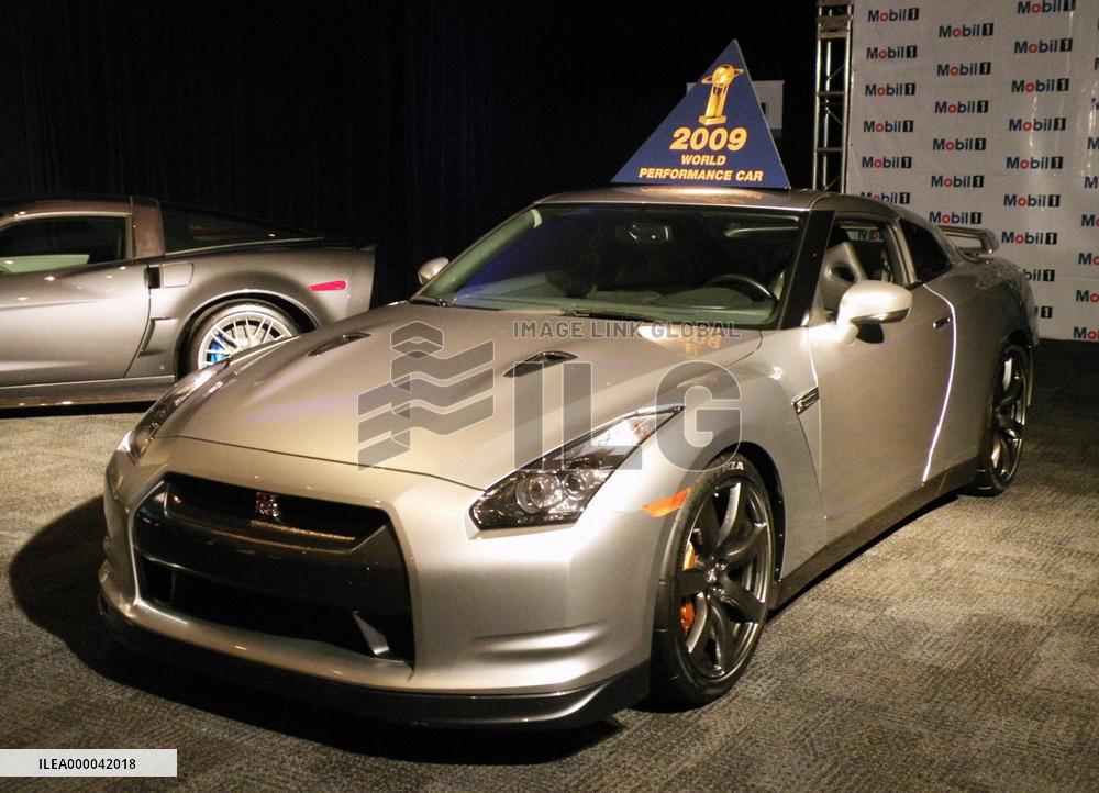 Nissan GT-R receives World Performance Car award