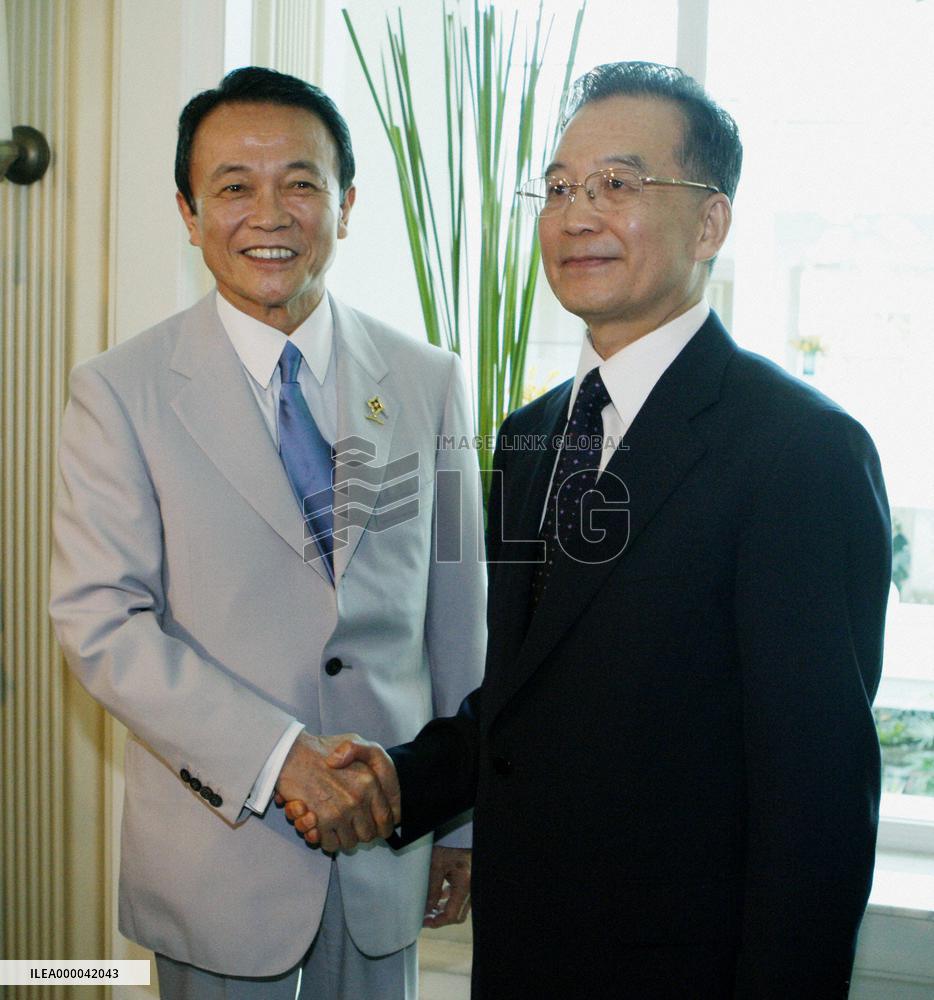 Aso hints Japan will accept UNSC statement on N. Korea's launch