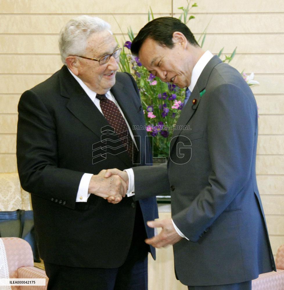 Aso, Kissinger share hope for resumption of 6-party talks