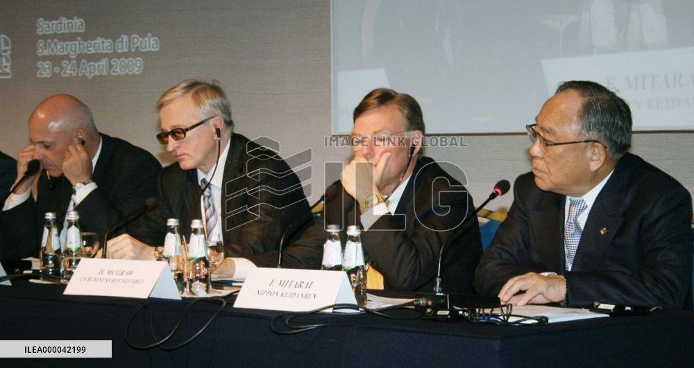 G-8 business leaders pledge to fight protectionism