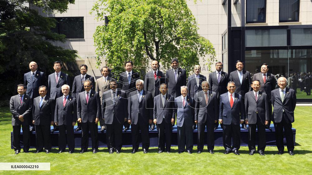 Oil producers, consumers discuss energy market stability