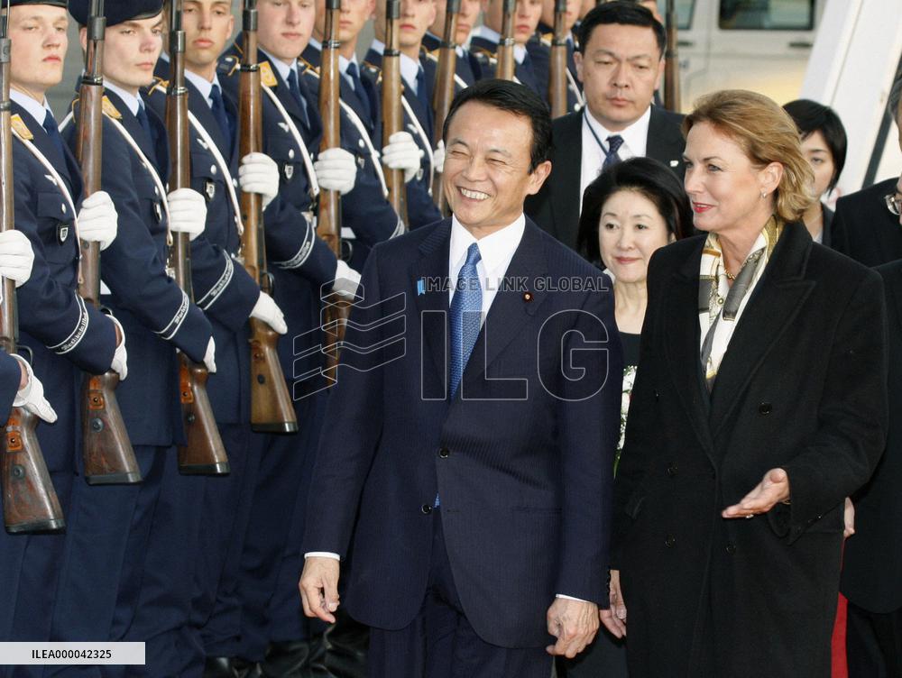 PM Aso arrives in Berlin