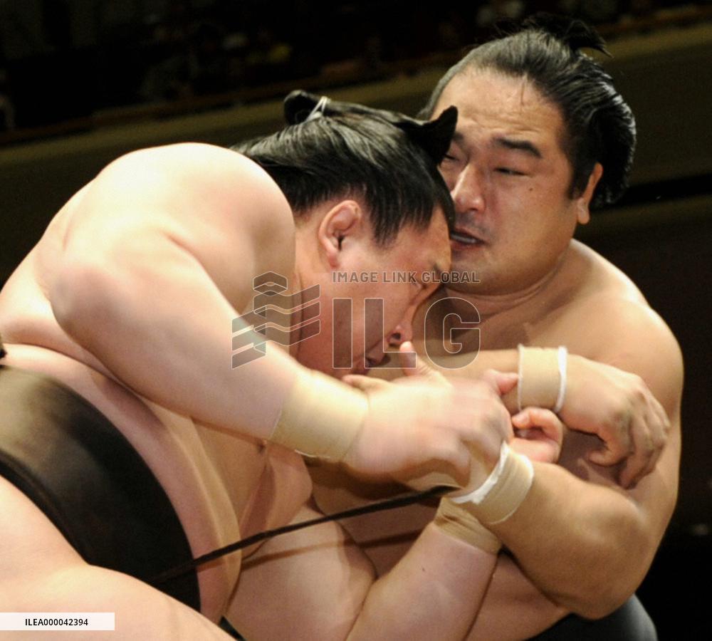 Hakuho, Asashoryu post 2nd wins at summer basho
