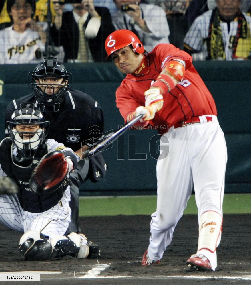Hiroshima's Kurihara hits tiebreaking double
