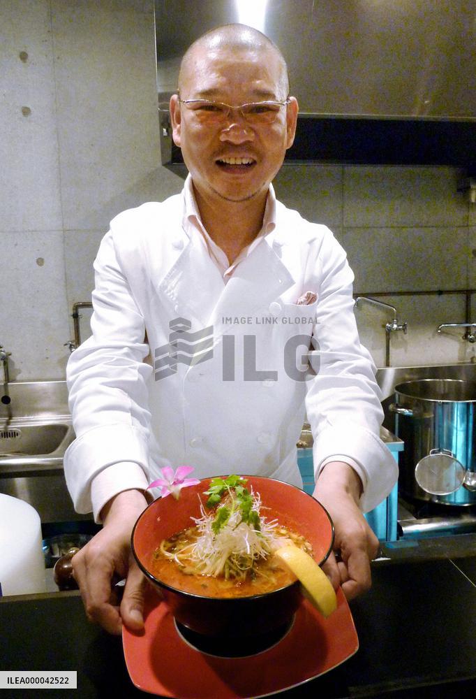Tokyo noodle shop serves 'full-course meal' in 3,000-yen bowl
