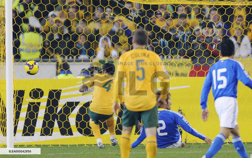 Japan lose 2-1 to Australia in World Cup q'fier