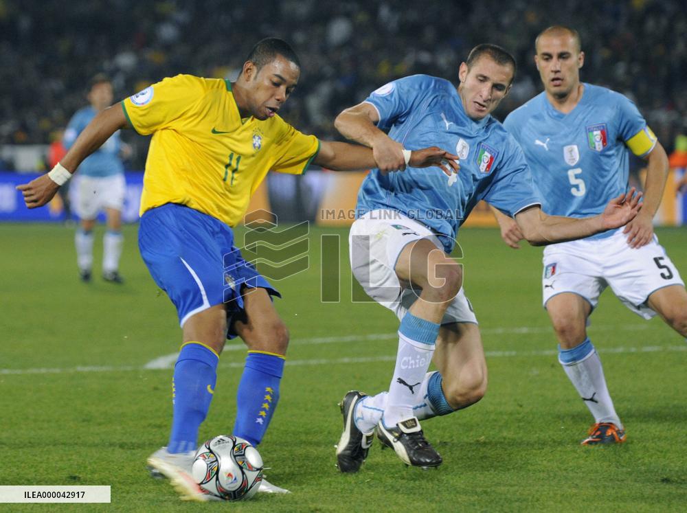 Brazil beat 3-0 Italy to advance into semifinals of Confed Cup