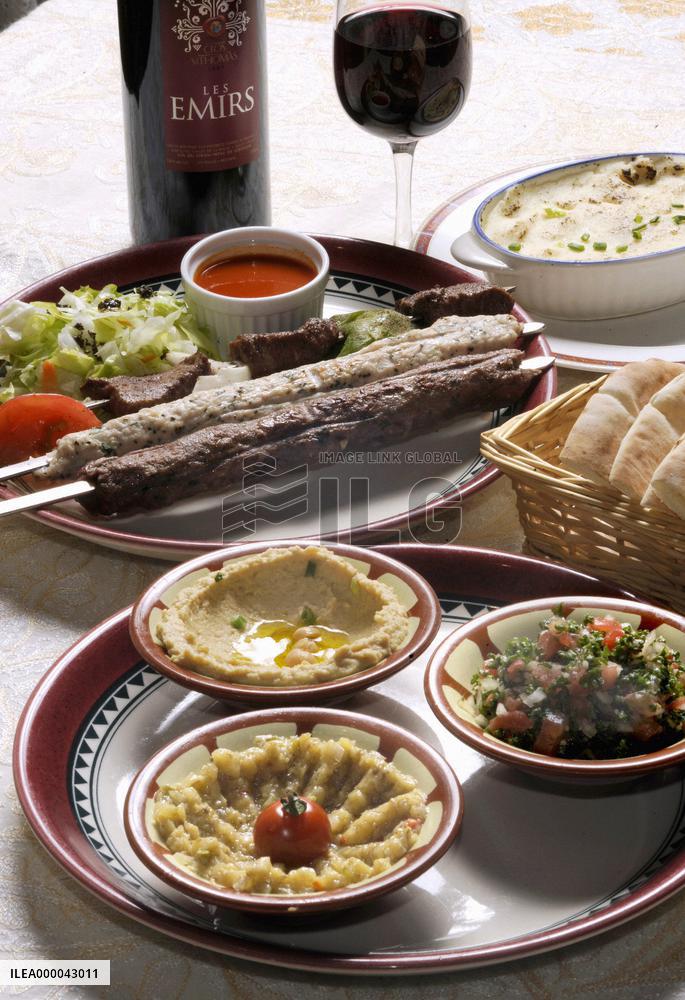 World Cuisine in Tokyo: Lebanese veggie salad, hummus