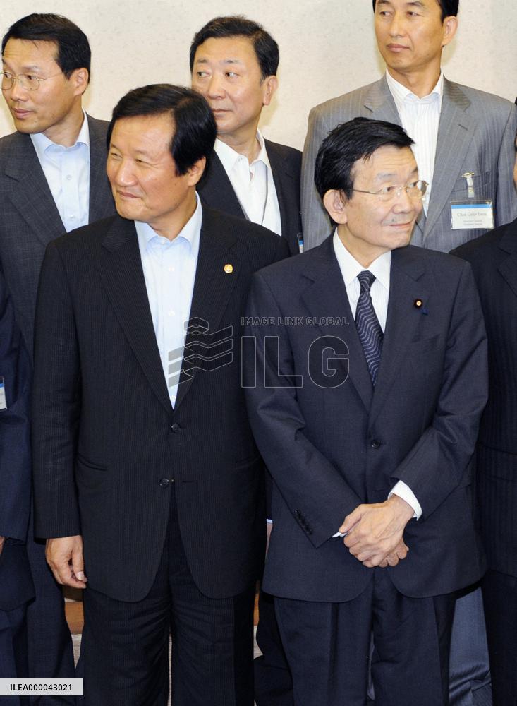 Japan, S. Korea share stance on economic recovery, N. Korea