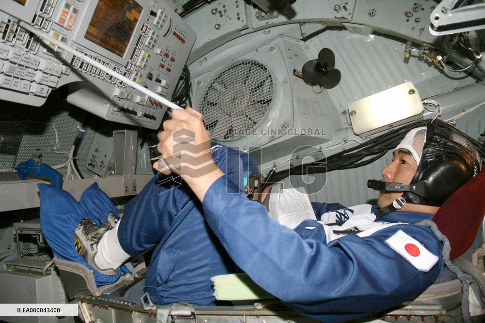 Astronaut Noguchi trains outside Moscow for space flight