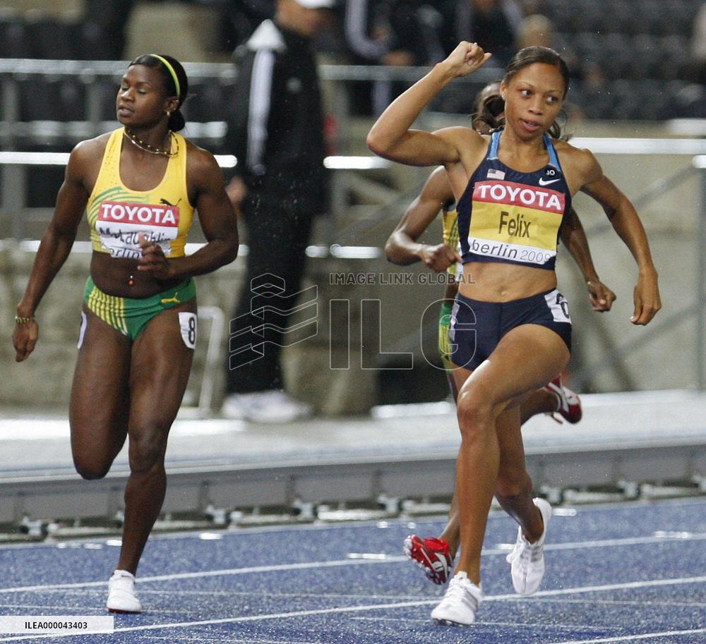 Allyson Felix wins women's 200m at world championships