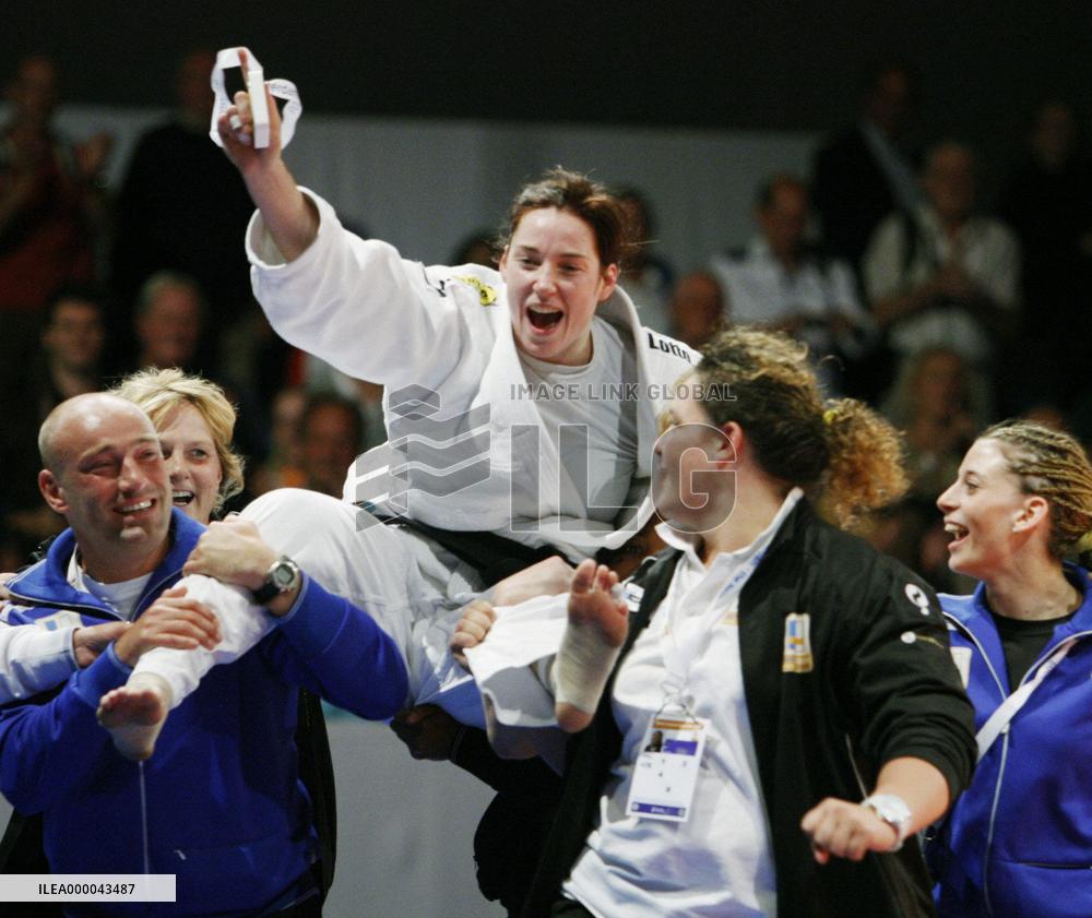 Netherlands' Verkerk wins gold at 78-kg at judo worlds