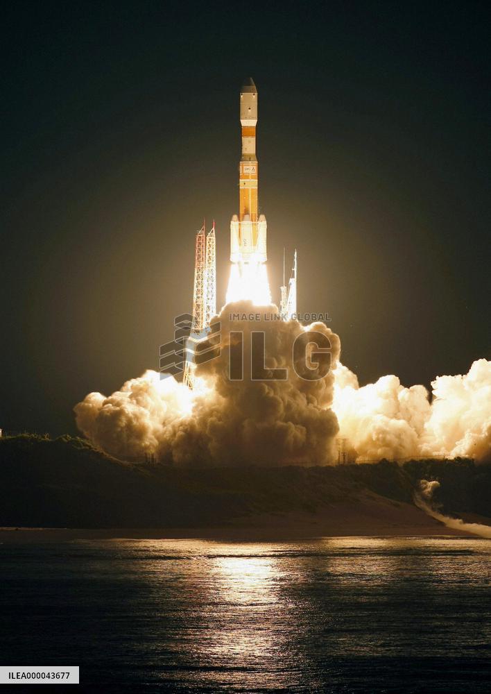 Japan successfully launches new rocket