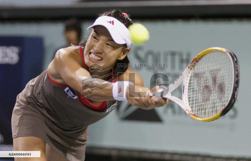 Date Krumm advances to Japan Open 2nd round
