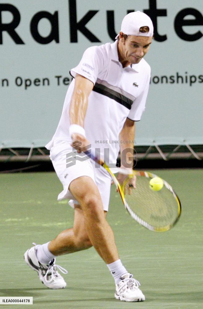 Tsonga gets past 1st round at Japan Open