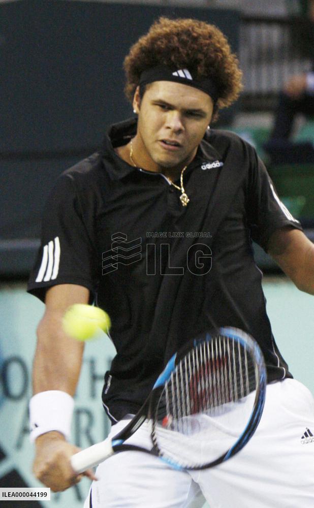 Jo-Wilfried Tsonga reaches Japan Open quarterfinals