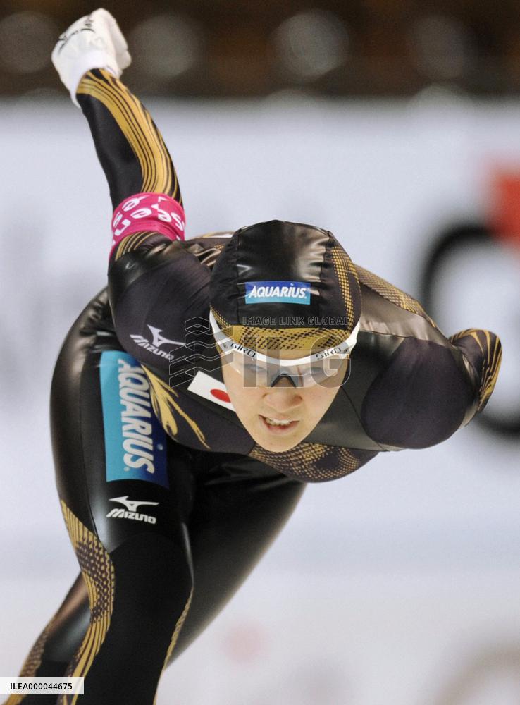 Hozumi wins silver in season-opening Speed Skating World cup