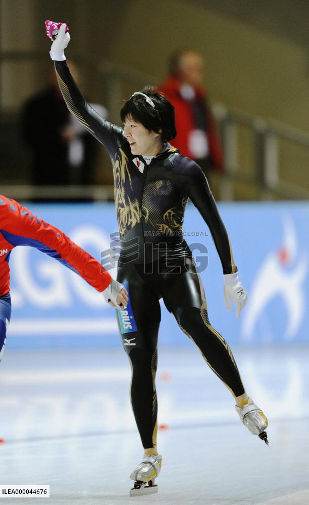 Hozumi wins silver in season-opening Speed Skating World cup