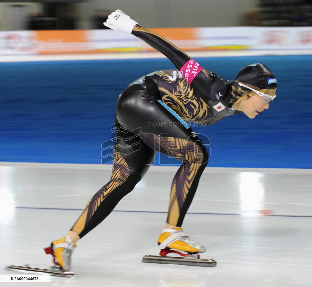 Hozumi wins silver in season-opening Speed Skating World cup