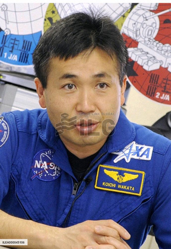 Astronaut Wakata receives prime minister's award