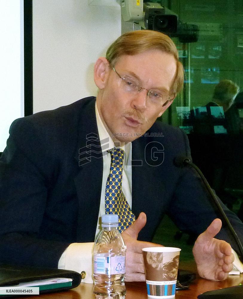 Zoellick warns of more financial unrest after Dubai