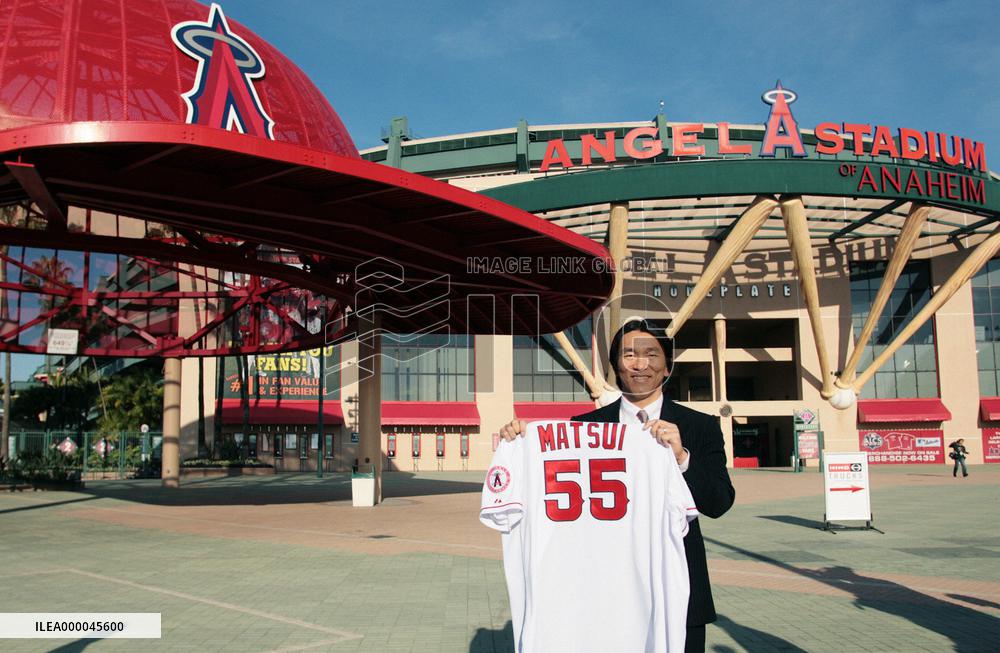 Matsui holds Angels jersey