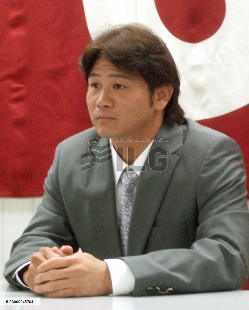 Tani re-signs with Yomiuri for 240 mil. yen