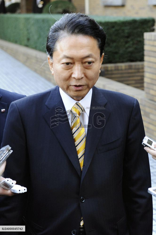 Hatoyama speaks about indictments of ex-secretaries