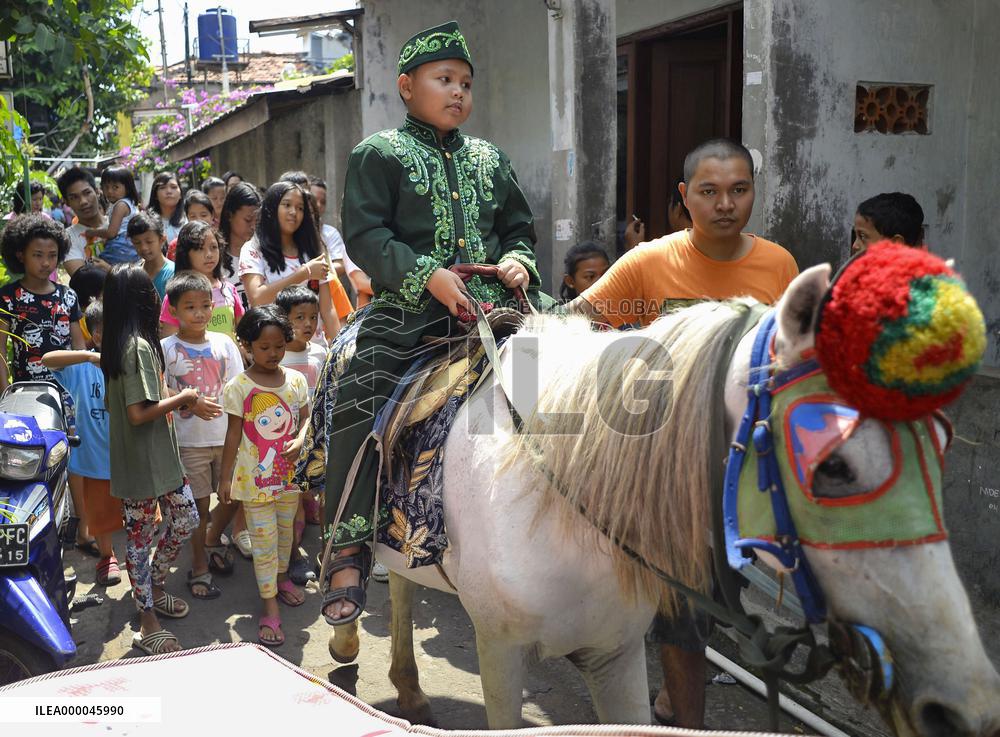 Jakarta boy undergoes rite of passage