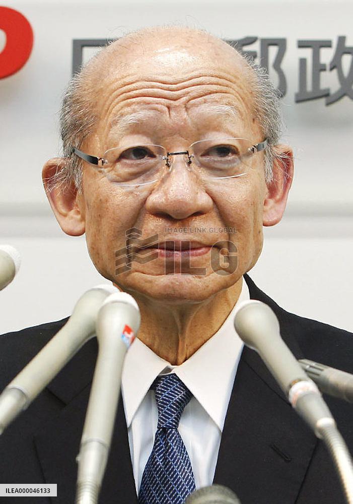 Japan Post chief Nishimuro, others eyed for war anniversary panel