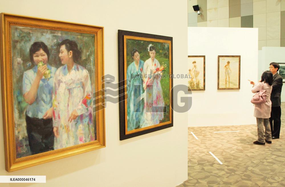 Paintings by N. Korean artists on exhibit in Seoul