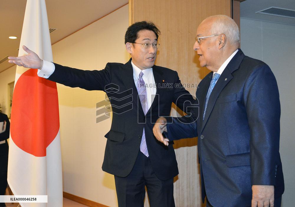 Kishida holds talks with Cuba's Cabrisas