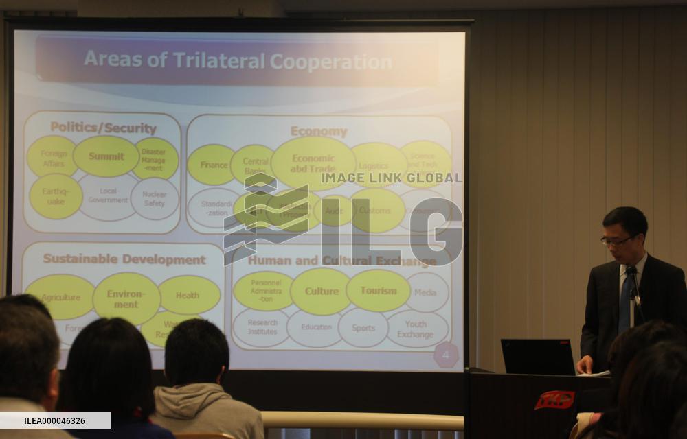 Japan, China, S. Korea put aside tensions to tackle disasters