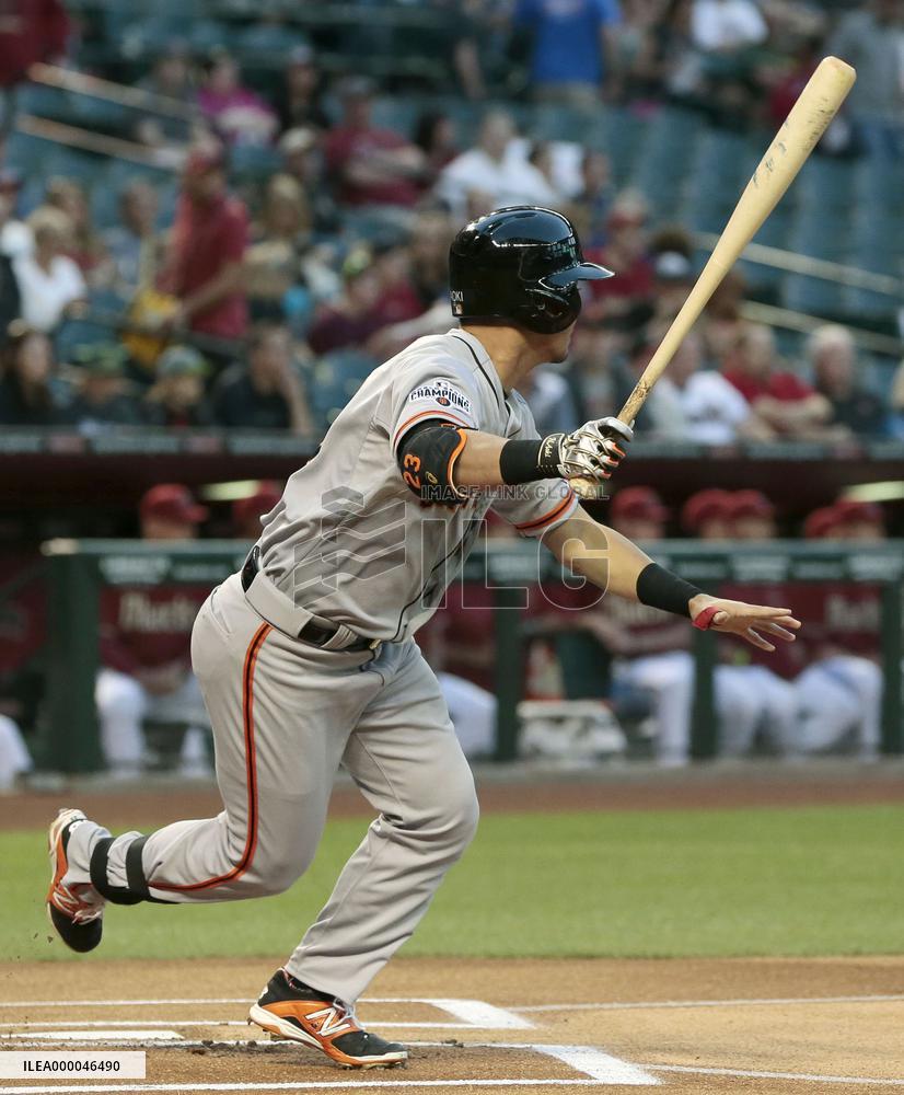 Giants' Aoki hits in 1st inning